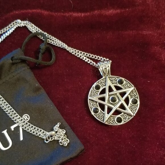 NWOT silver pentagram necklace with Celtic pattern - Picture 4 of 8